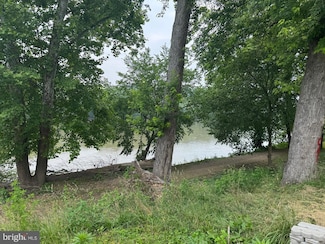 164 Magruder Ave, Falling Waters, WV 25419