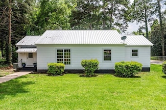 707 Johnson St SE, Dawson, GA 39842