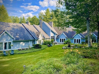 89 Houston Farm Rd, Stowe, VT 05672