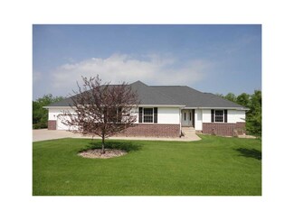 3386 64th St, Palo, IA 52324