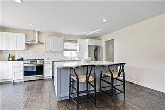 9835 Wedd Dr, Overland Park, KS 66212