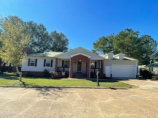 112 Ashwood Dr, Starkville, MS 39759