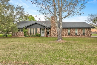 1320 Wisteria St, Bridge City, TX 77611