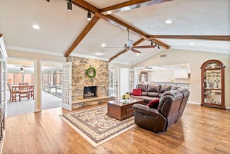 6817 Topsfield Dr, Dallas, TX 75231
