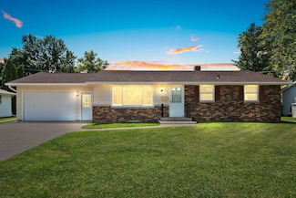 708 E Saint Joseph St, Green Bay, WI 54301