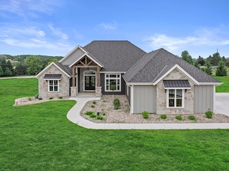 W273N6581 Batterjohn Dr, Lisbon, WI 53089