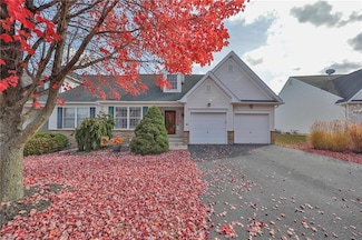 1247 Briarwood Ln, Easton, PA 18040