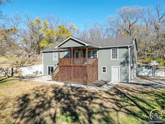 11750 46th St, Perry, KS 66073