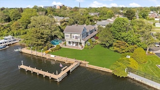 501 Bay 5th St, West Islip, NY 11795