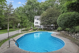243 Pound Ridge Rd, Bedford, NY 10506