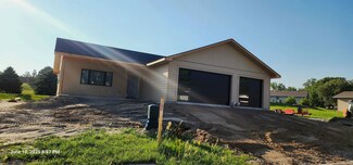 616 Neuhalfen Dr, Hartington, NE 68739