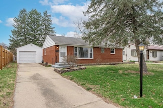 1026 S Saxby Ave, Freeport, IL 61032