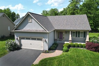 5036 E Ruskin Ln, Canandaigua, NY 14424