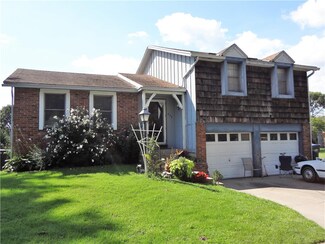 648 S 6th St, Edwardsville, KS 66111