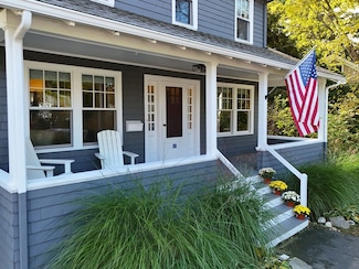 57 Cottage St, Wellesley, MA 02482