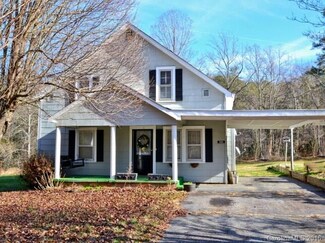 585 Hoyles Orchard Rd, Old Fort, NC 28762
