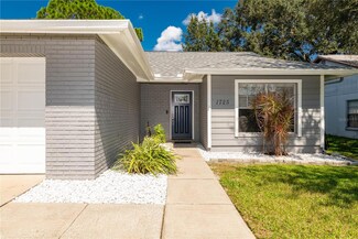 1725 Weaver Dr, Lutz, FL 33559