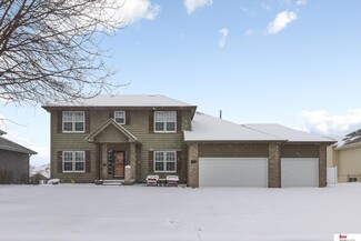 9328 Park View Blvd, La Vista, NE 68128