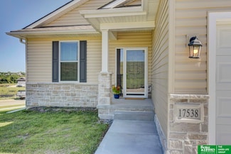 17515 Greenleaf St, Omaha, NE 68136