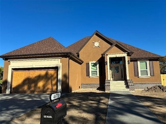 4671 Perelli Dr, New Orleans, LA 70127