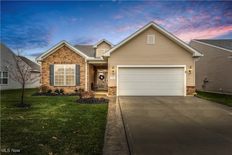 733 Cedar Crest Dr, Elyria, OH 44035