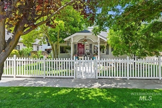 414 S 18th Ave, Caldwell, ID 83605