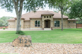 112 Hidden Pond Dr, Adkins, TX 78101