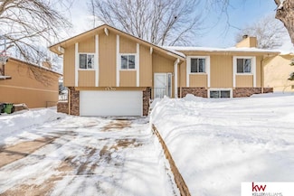1130 Michelle Pkwy, Papillion, NE 68046