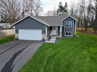 2601 Annamarie Dr, Kronenwetter, WI 54455