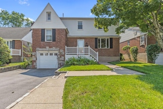8 Walnut Rd, East Rockaway, NY 11518