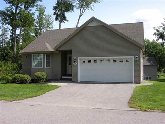 16 Spruce Ln, Newton, NH 03858