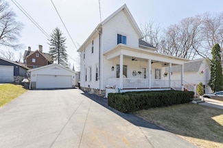 222 & 222 1/2 E Ogden St, Jefferson, WI 53549