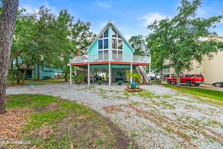 123 Ridgewood Dr, Pass Christian, MS 39571