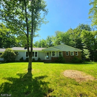 14 Berkshire Dr, Warren, NJ 07059