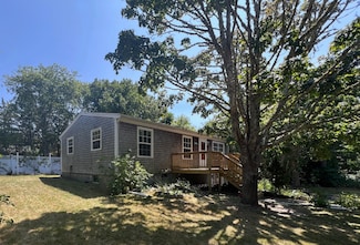 67 12th St S, Edgartown, MA 02539