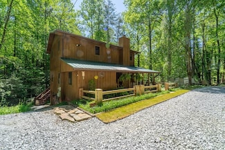 168 Limestone Dr, Franklin, NC 28734