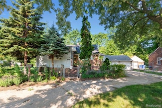 21869 Curie Ave, Warren, MI 48091