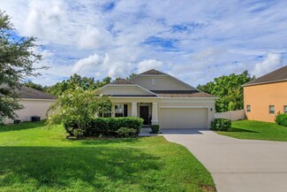 1807 Forest Glen Dr, Fruitland Park, FL 34731