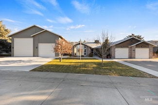 1940 N 5th E, Mountain Home, ID 83647
