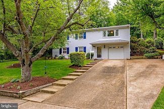 4625 Willet Dr, Annandale, VA 22003