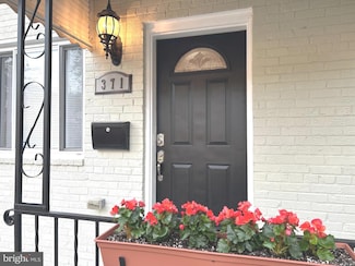371 Chaplin St SE, Washington, DC 20019