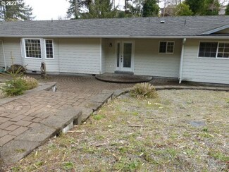 1780 Ivy Ave, Reedsport, OR 97467