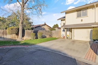1938 E Laura Ave, Visalia, CA 93292