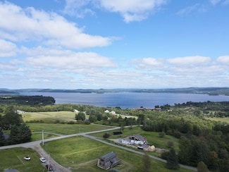 84 Kimberly Ln, Newport Center, VT 05857