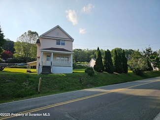 13 9th St, Olyphant, PA 18447