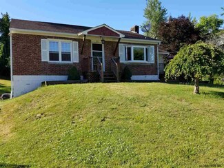 29 Orchard Rd, Castleton On Hudson, NY 12033