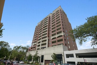 828 W Grace St Unit 410, Chicago, IL 60613