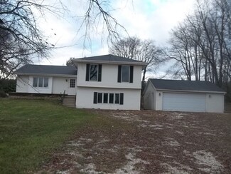 8239 E Orchard Dr, Clinton, WI 53525