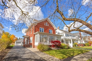 221 Hampton Rd, Syracuse, NY 13203