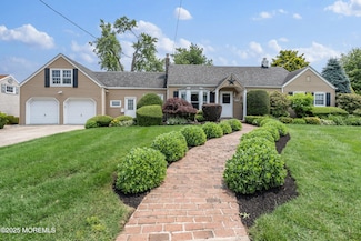 149 9th St, Belford, NJ 07718